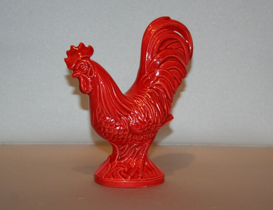 Rooster Looking Around / Red