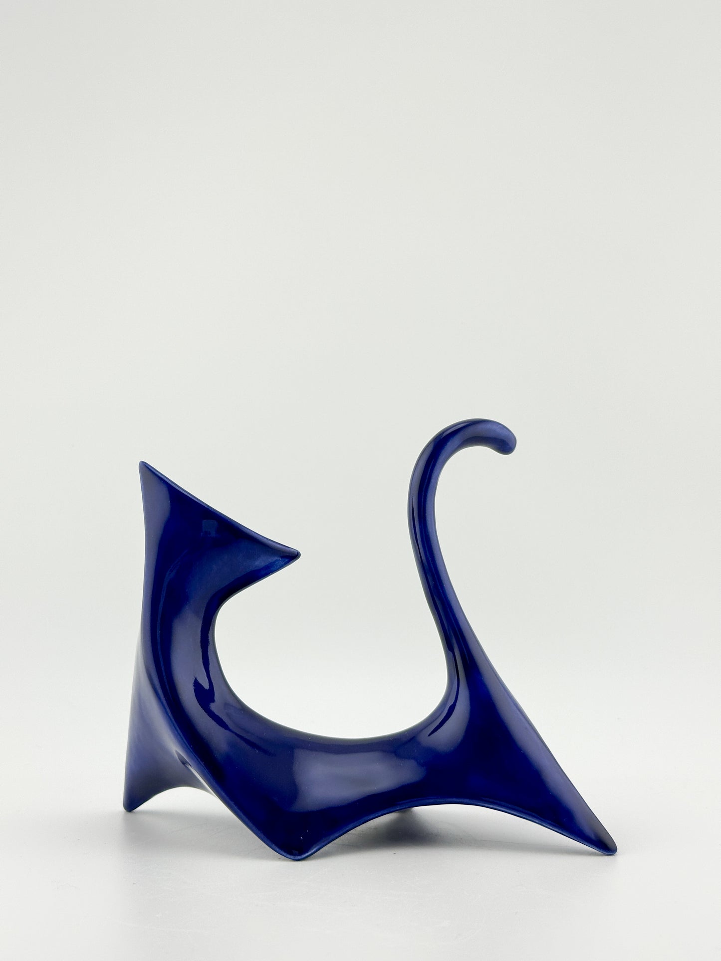 Modern Cat / Dark Blue / Left