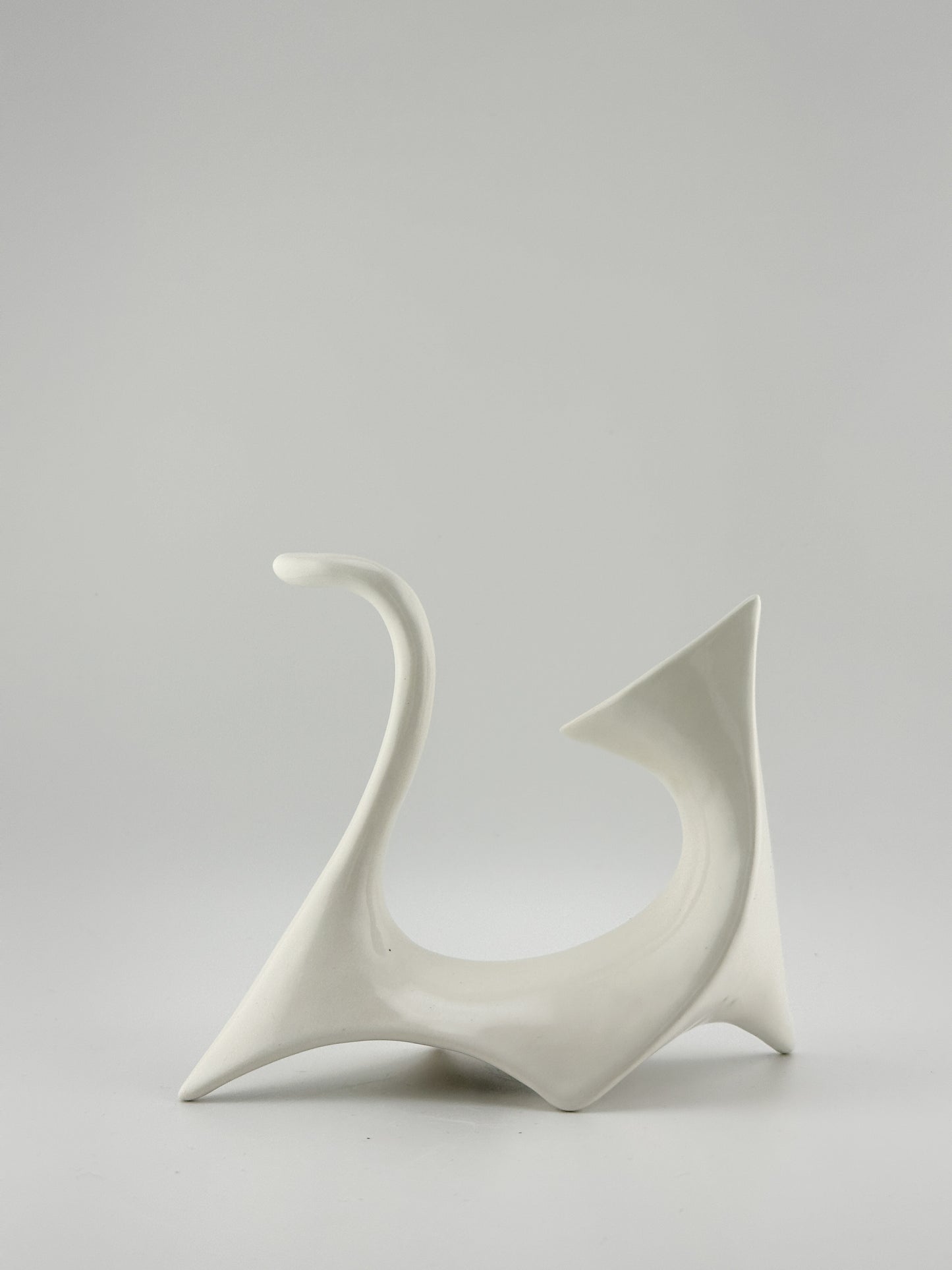 Modern Cat / White / Right