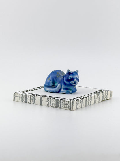 Little Loaf Cat / Dark Blue with Green Gold Crystals