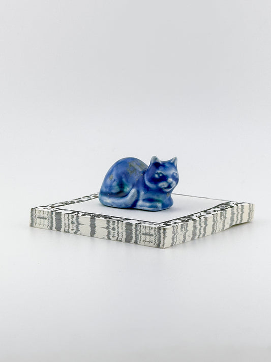 Little Loaf Cat / Dark Blue with Green Gold Crystals