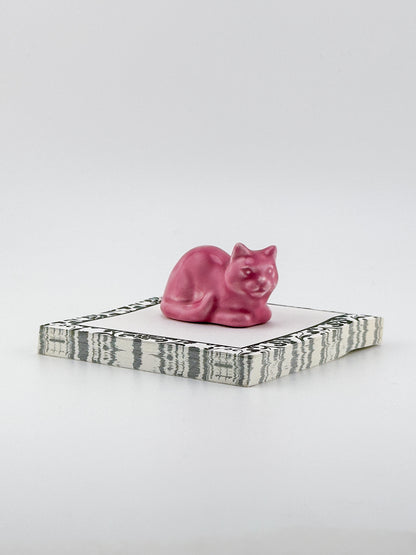 Little Loaf Cat / Bright Pink