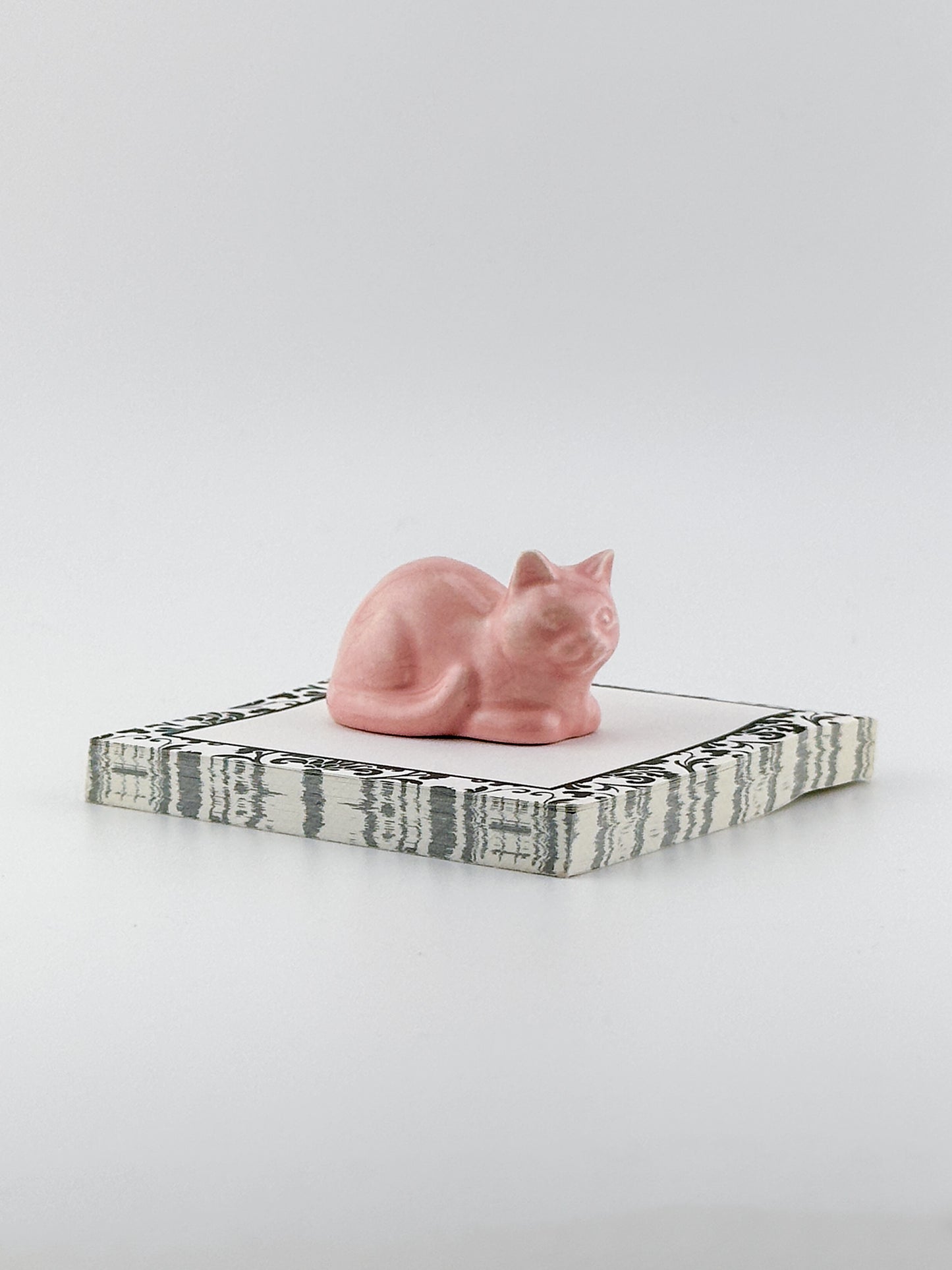 Little Loaf Cat / Light Pink