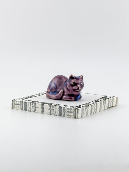 Little Loaf Cat / Dark Purple Crystal