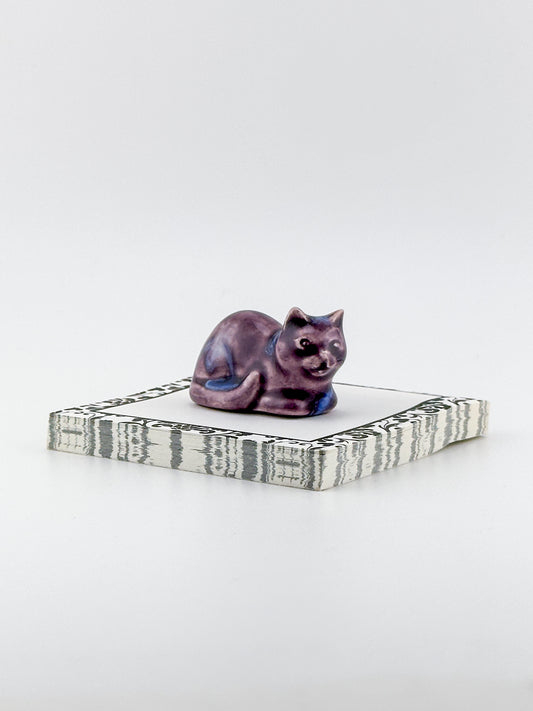 Little Loaf Cat / Dark Purple Crystal