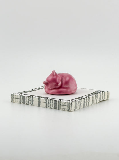 Little Sleeping Cat / Bright Pink