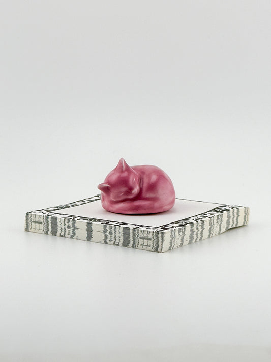 Little Sleeping Cat / Bright Pink