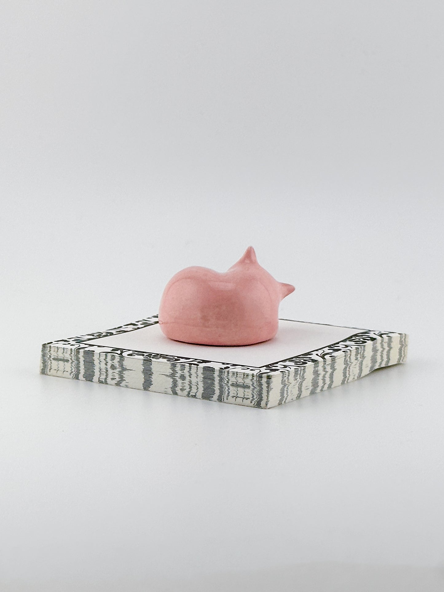 Little Sleeping Cat / Bright Pink