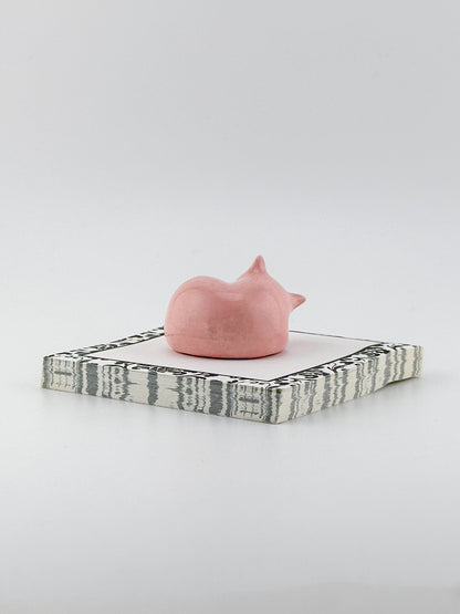 Little Sleeping Cat / Bright Pink