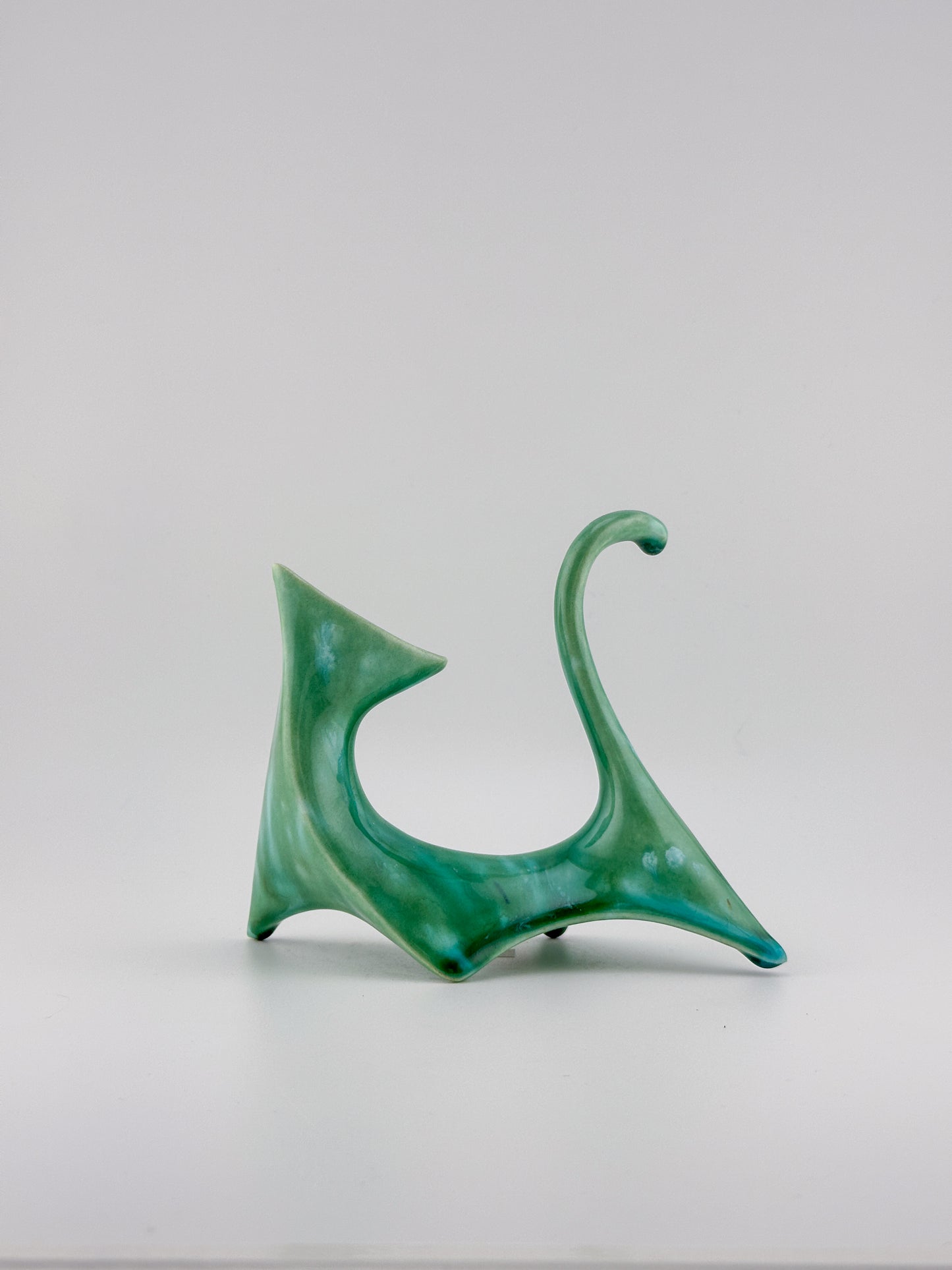 Modern Cat / Green and White Crystal DRIP / Left