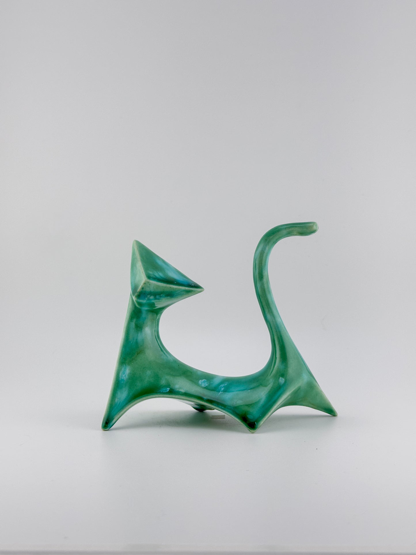 Modern Cat / Green and White Crystal DRIP / Right