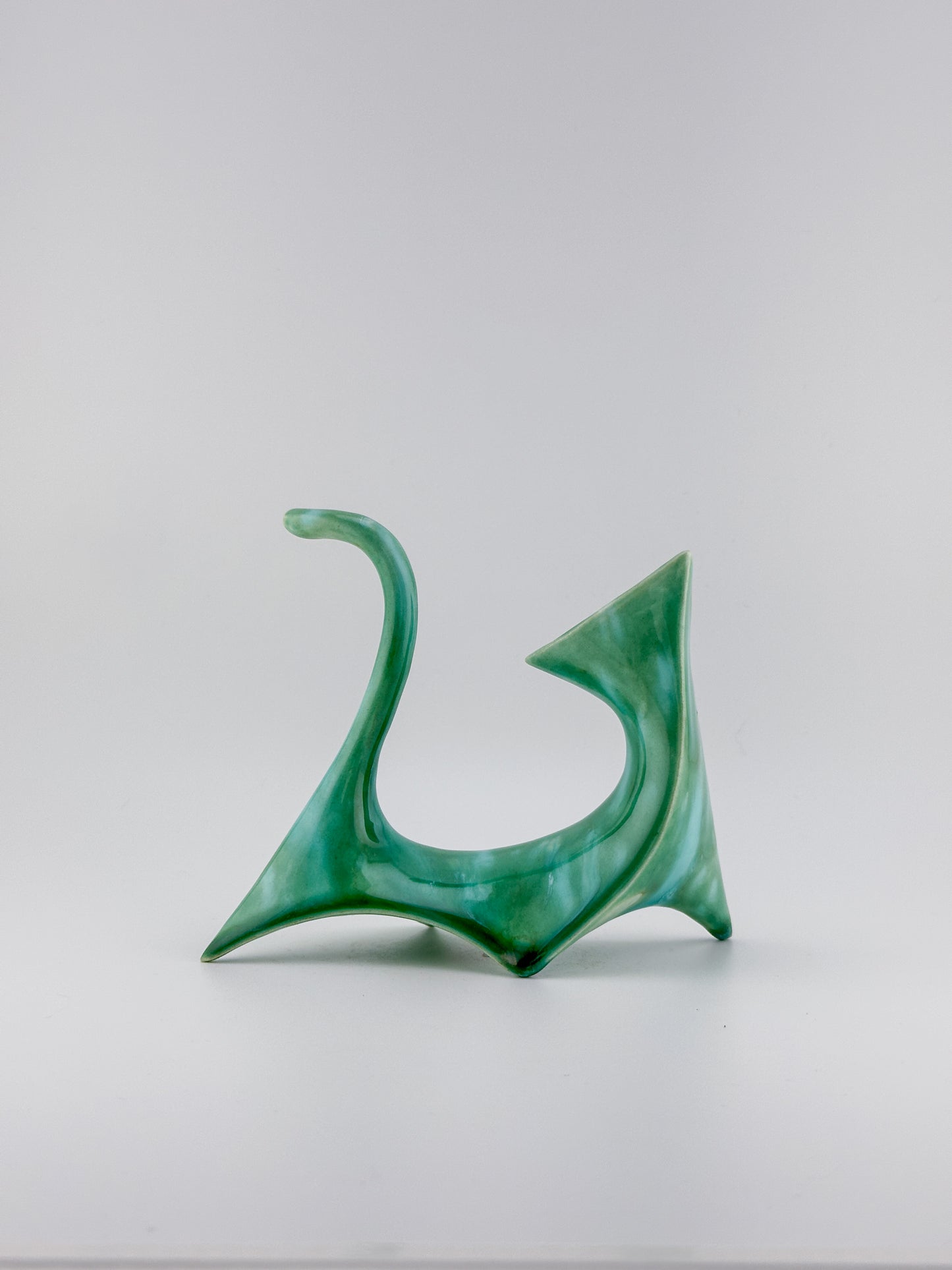 Modern Cat / Green and White Crystal DRIP / Right